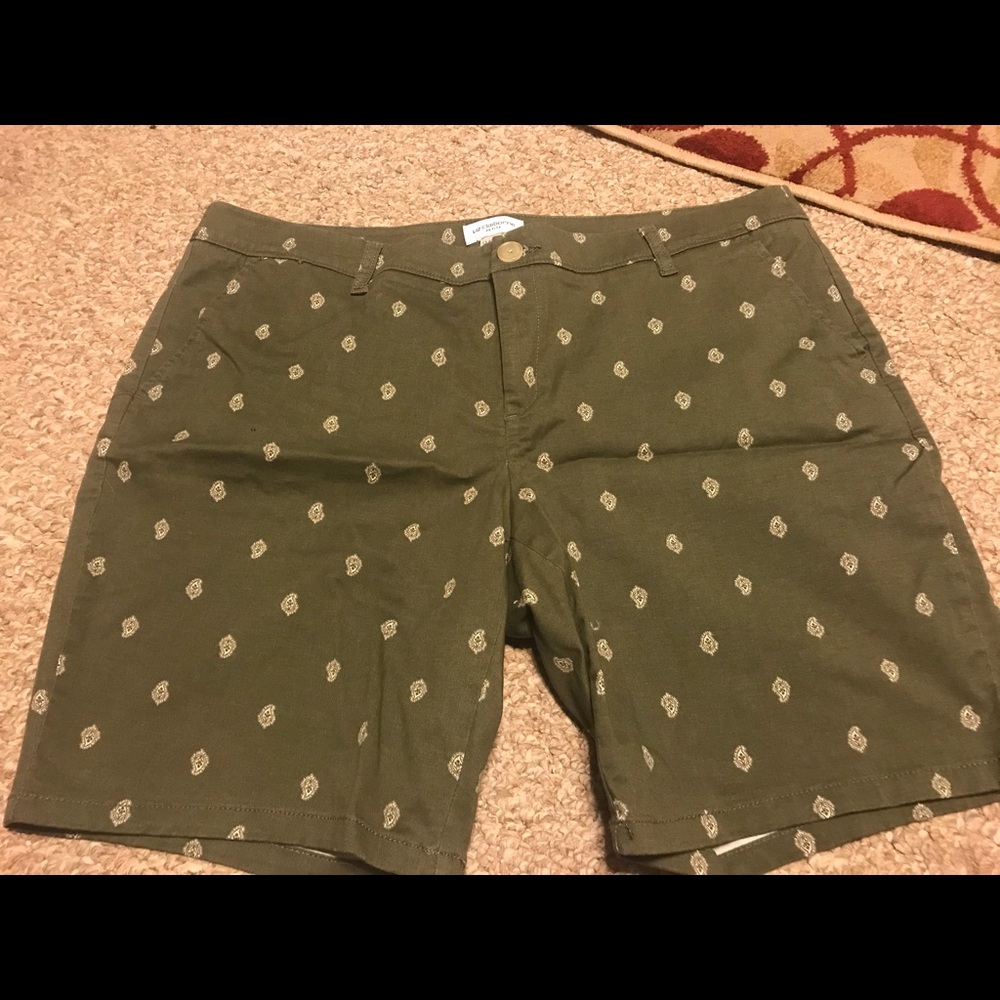 Classic Bermuda shorts